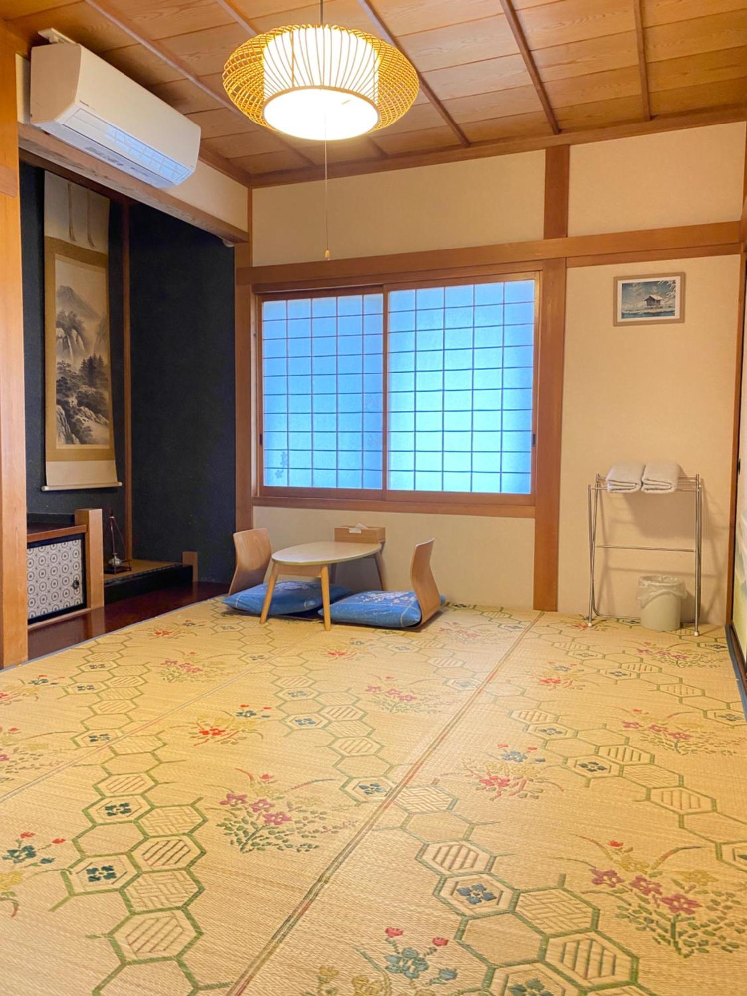 Guesthouse Takayama Hanzansha Zewnętrze zdjęcie