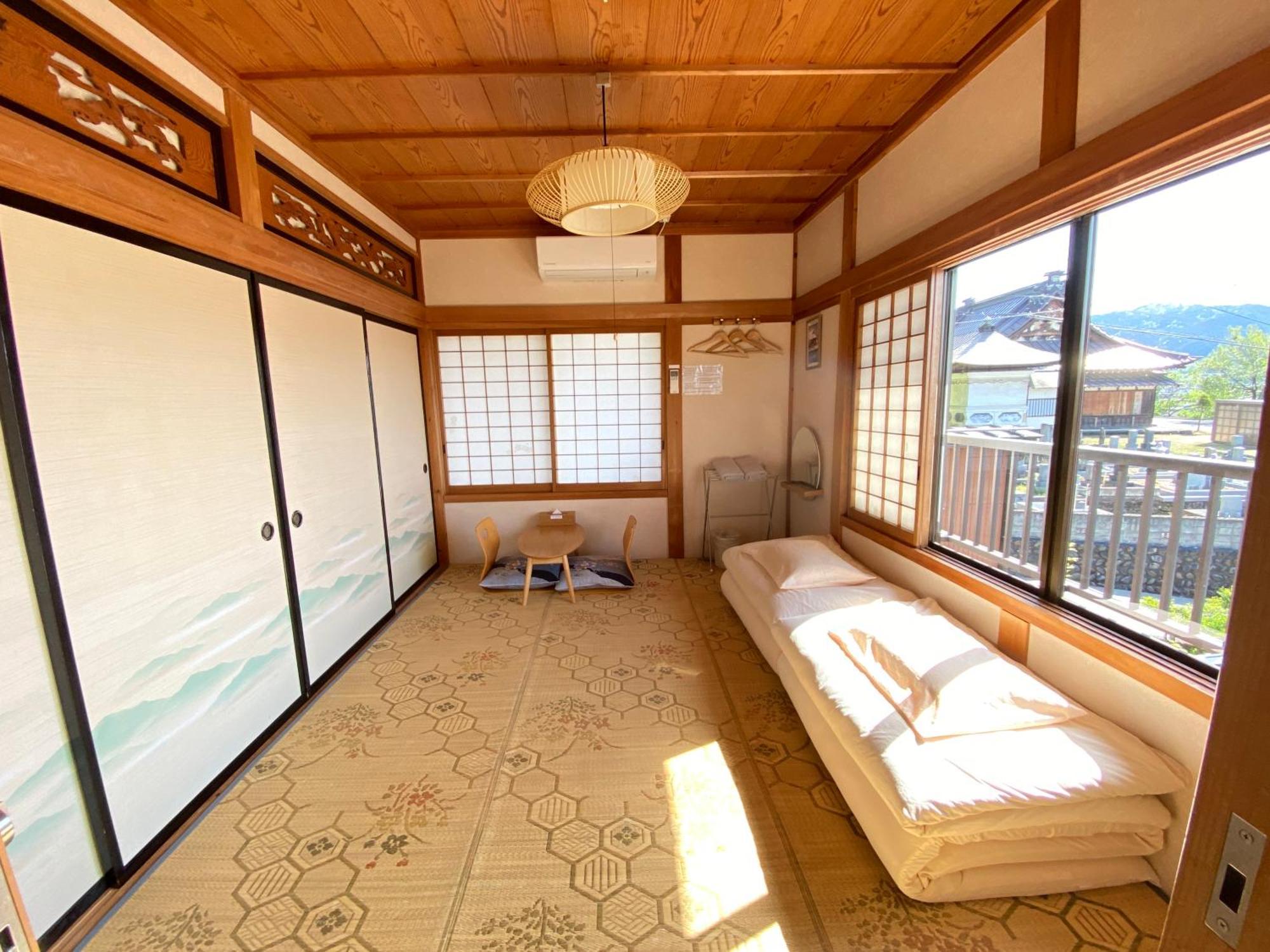 Guesthouse Takayama Hanzansha Zewnętrze zdjęcie